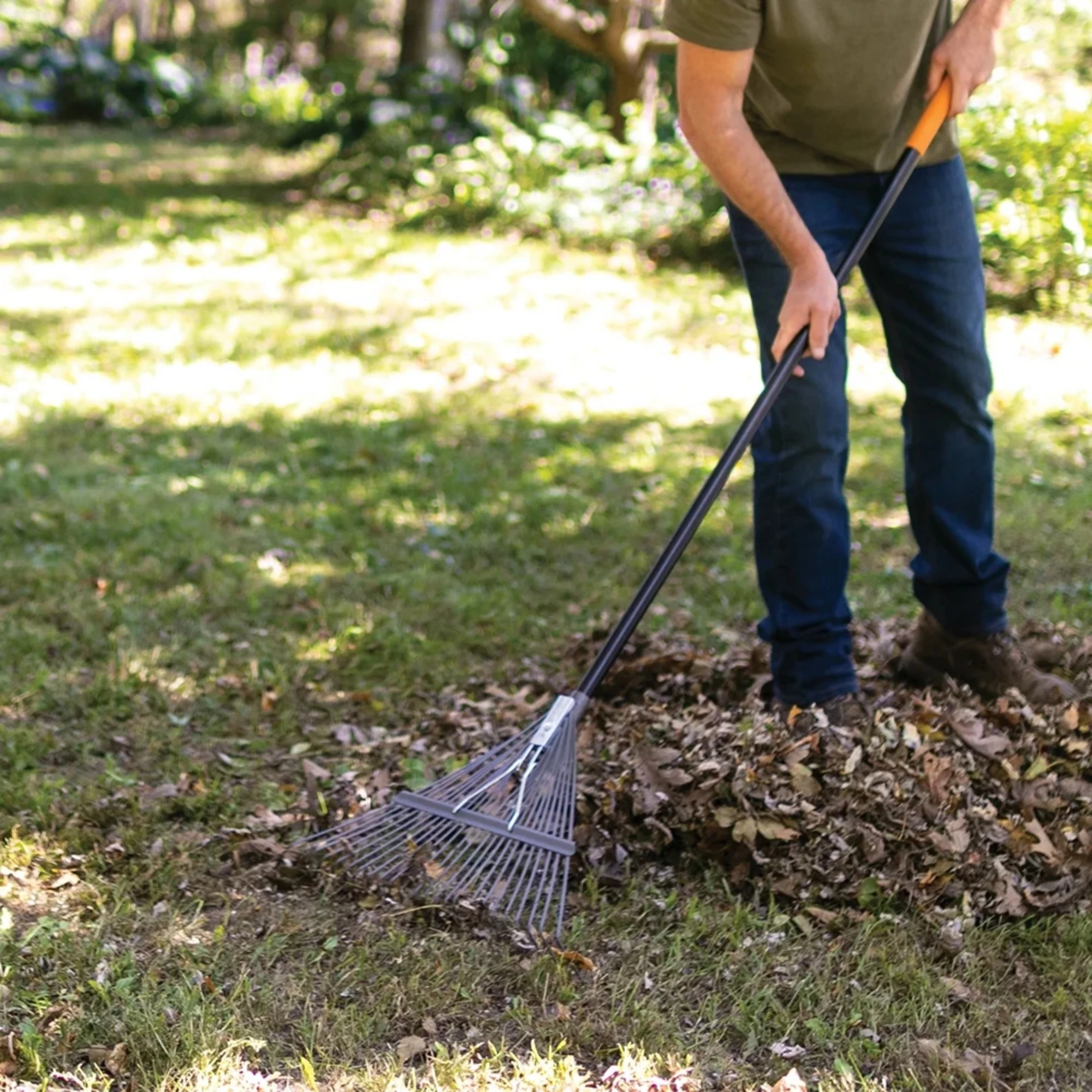 Fiskars Garden Rake, Metal Tine Leaf Rake with Fiberglass Handle, 62", Black - Image 3